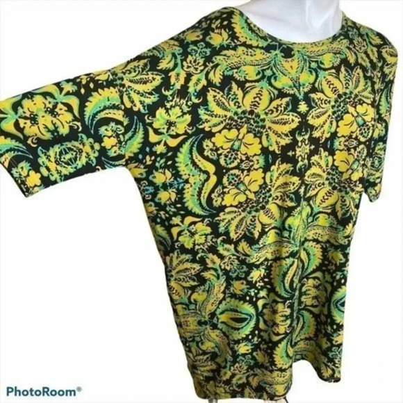 - LulaRoe long women top - Picture 2 of 8